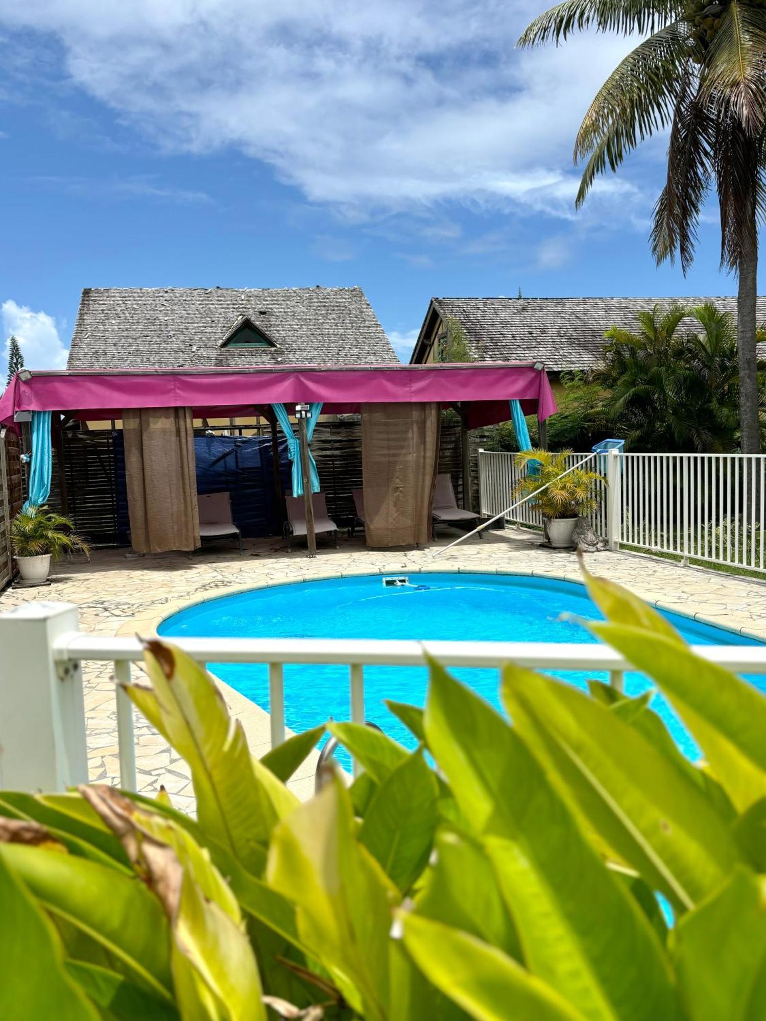 Le Nid De Lorhila - Jacuzzi, Piscine, Plage Sainte-Anne  Buitenkant foto