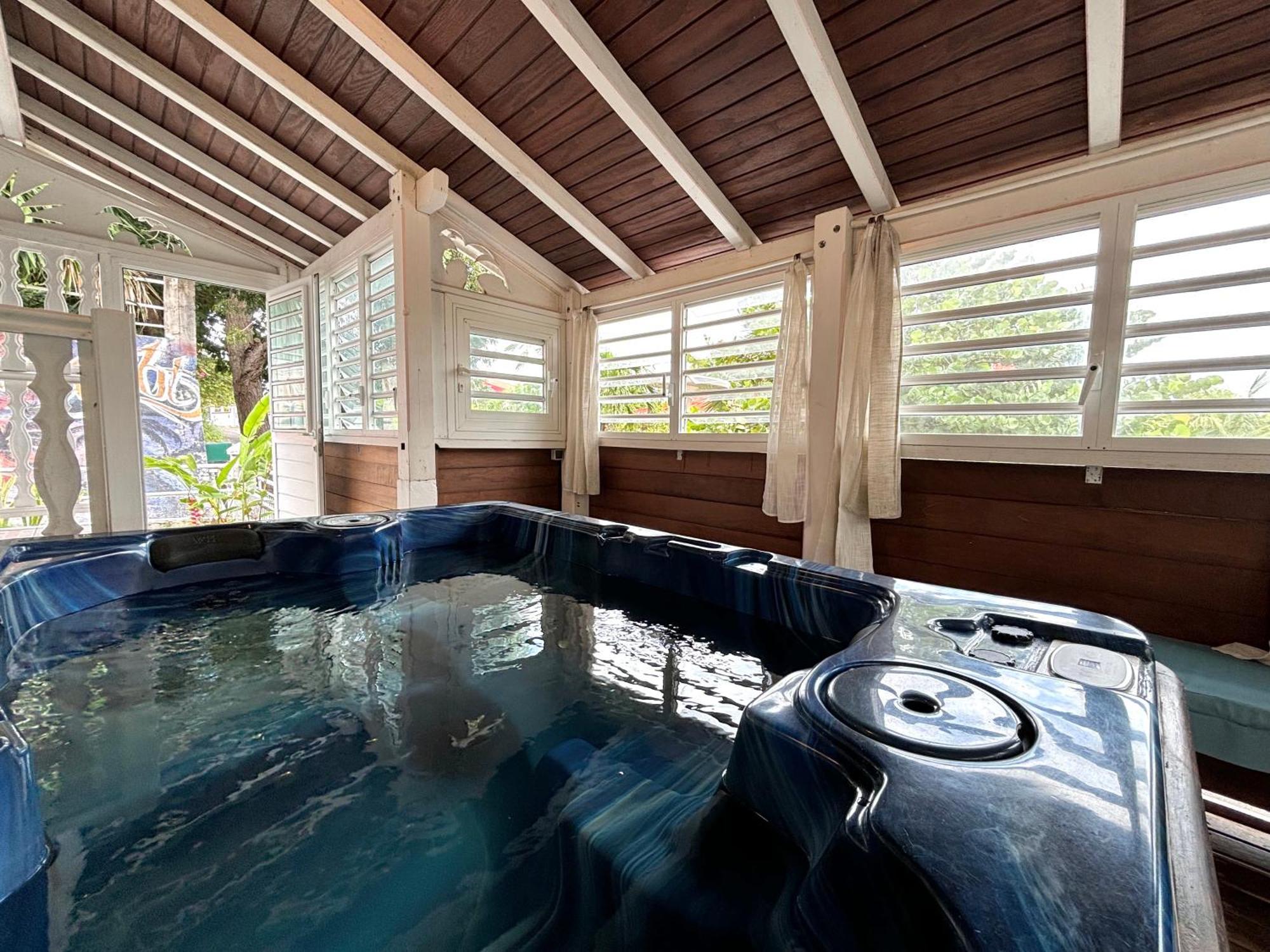 Le Nid De Lorhila - Jacuzzi, Piscine, Plage Sainte-Anne  Buitenkant foto